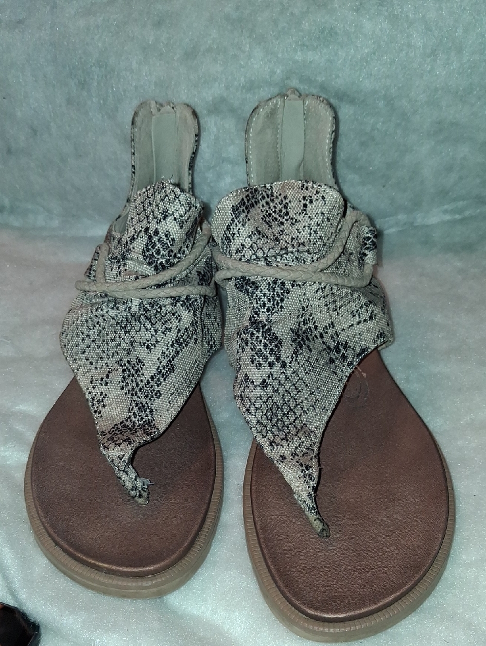 Very G Snake-Print Thong Sandals in Beige and Black